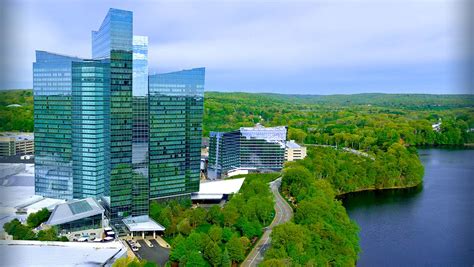 hotels mohegan sun casino